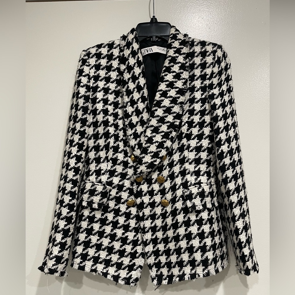 Zara Black and White Houndstooth Blazer. Size S